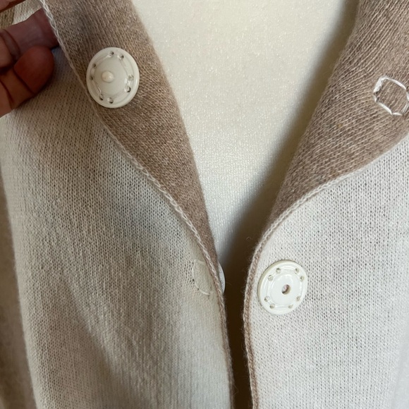 LIKE NEW Note di Anita one size fits all white/beige/tan button up cover. - Picture 2 of 7